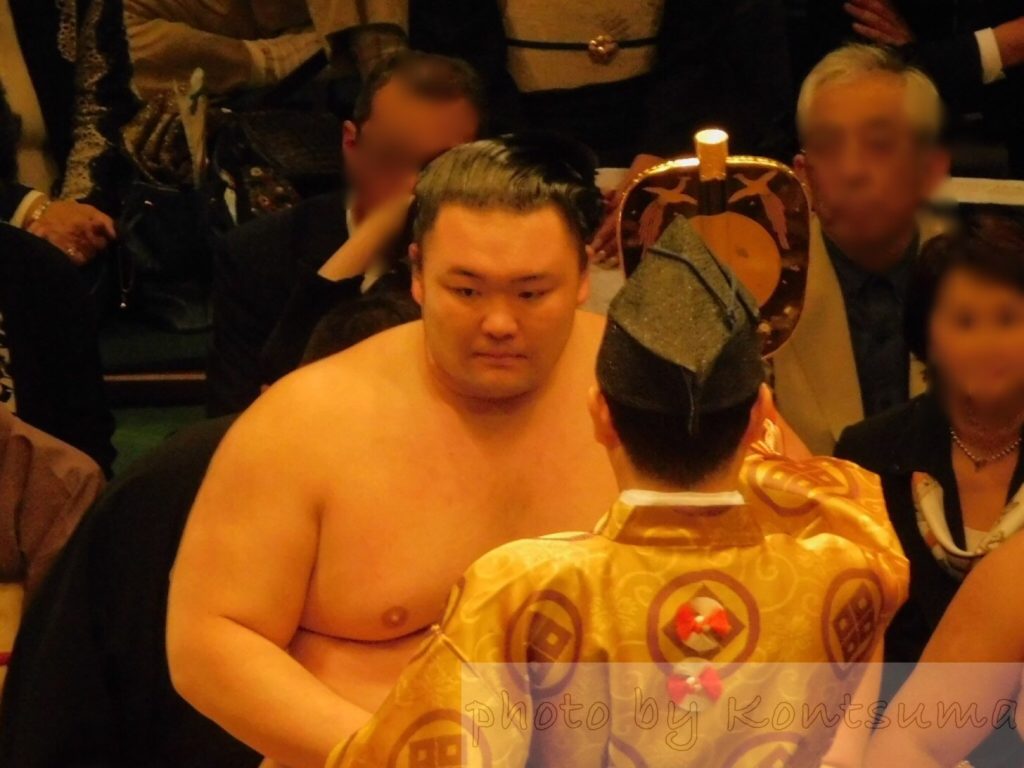 朝乃山