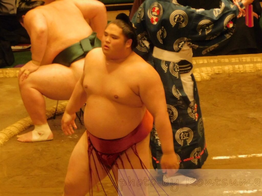 貴源治